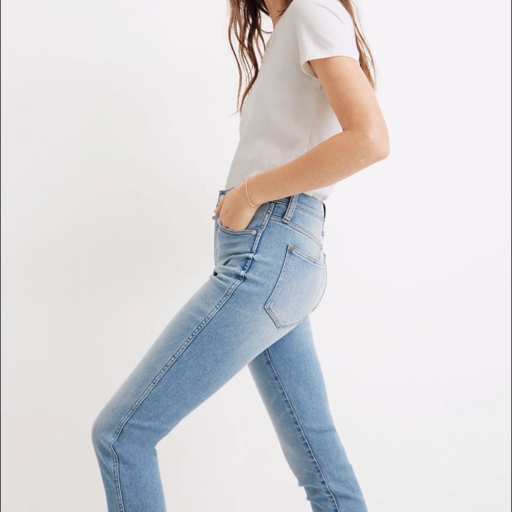 Madewell Petite 10" High-Rise Skinny Crop Jeans in Horne Wash